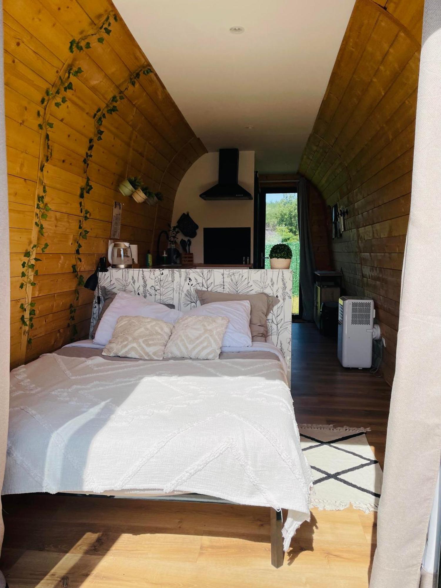 Logement Insolite : La Ruche Verte Monts-sur-Guesnes Exterior photo