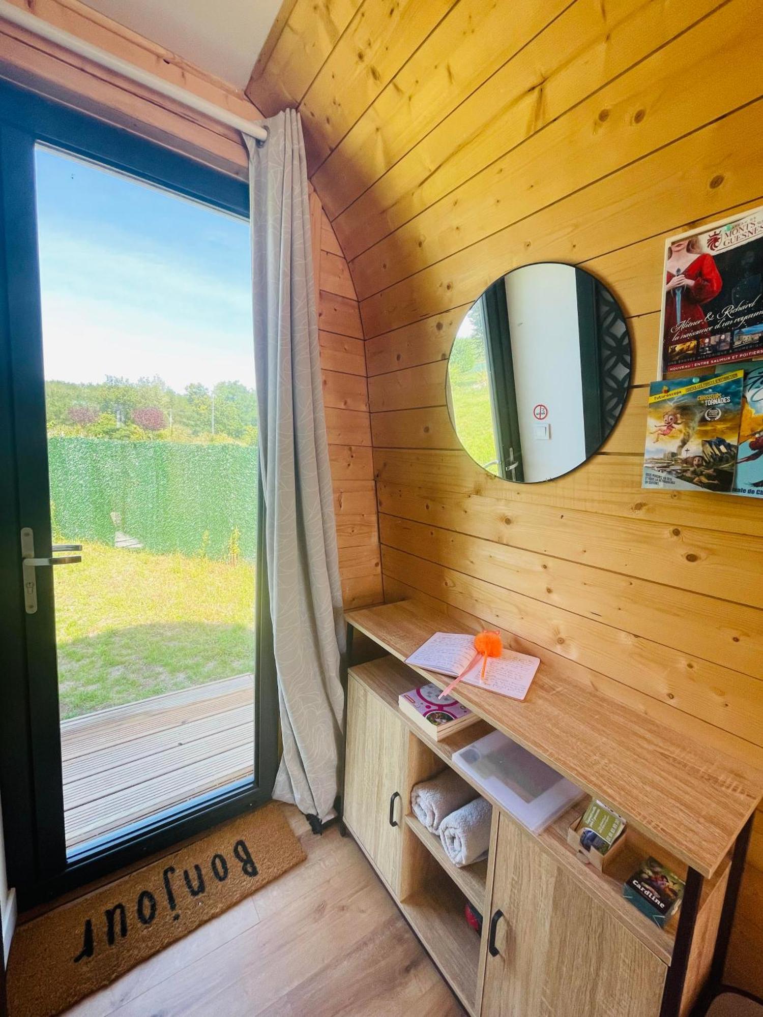 Logement Insolite : La Ruche Verte Monts-sur-Guesnes Exterior photo